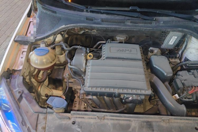 Used Volkswagen Jetta 2015 1.6L Automatic Comfort Model Engine Bay Right