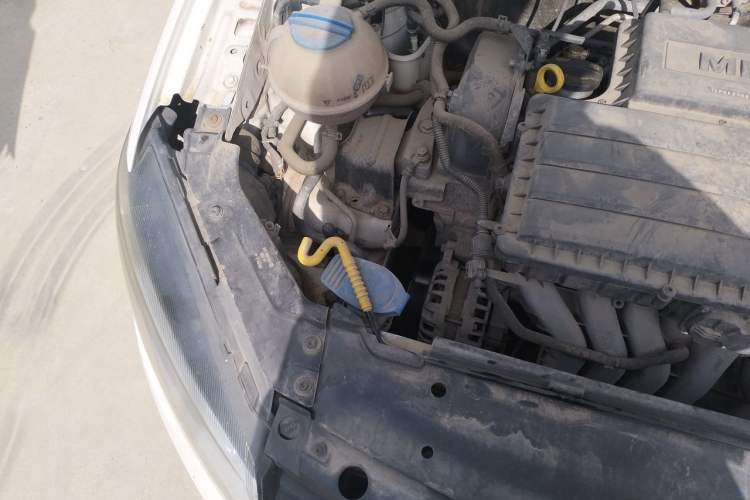 Used Volkswagen Jetta 2015 Value Edition 1.6L Automatic Comfort Version Engine Bay Right
