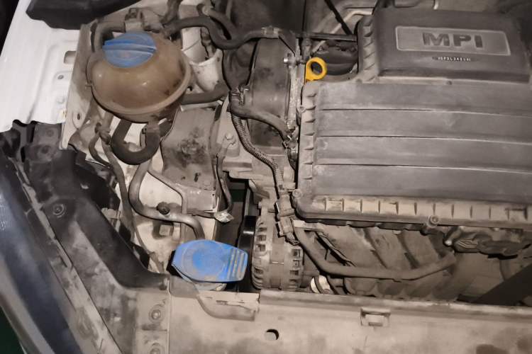 Used Volkswagen Jetta 2015 Value Edition 1.6L Automatic Comfort Version Engine Bay Right