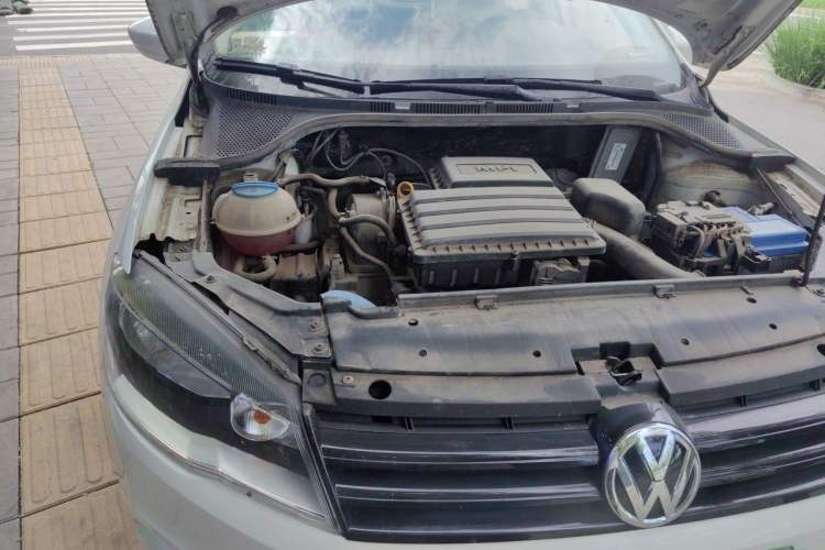 Used Volkswagen Jetta 2015 Value Edition 1.6L Manual Fashionable Style Engine Bay Right