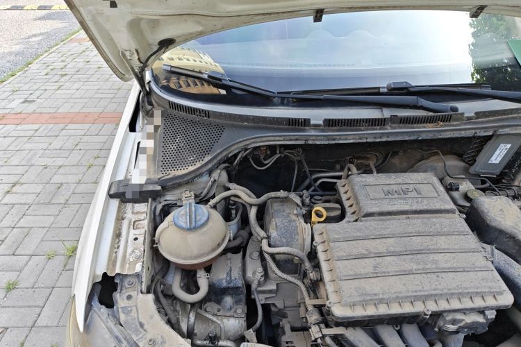 Used Volkswagen Jetta 2015 Value Edition 1.6L Manual Fashionable Style Engine Bay Right
