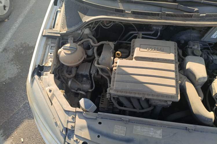 Used Volkswagen Jetta 2015 1.4L Manual Fashion Model Engine Bay Right