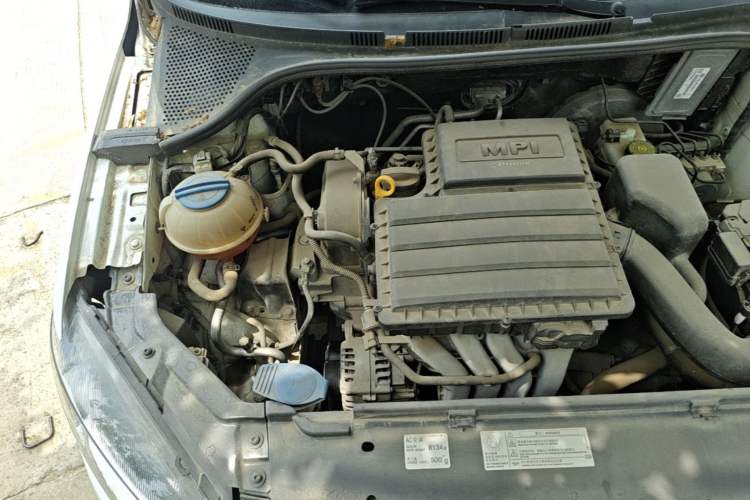 Used Volkswagen Jetta 2015 1.6L Manual Fashion Edition Engine Bay Right