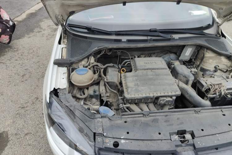 Used Volkswagen Jetta 2015 1.6L Manual Fashion Edition Engine Bay Right