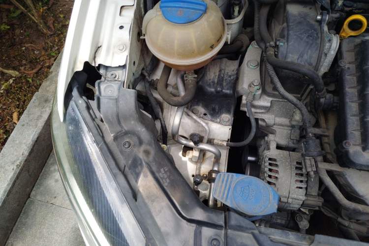 Used Volkswagen Jetta 2015 1.6L Automatic Fashion Model Engine Bay Right