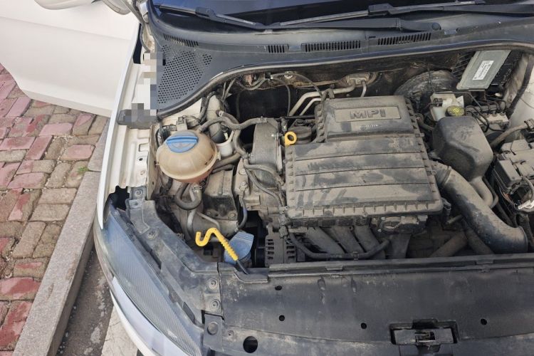Used Volkswagen Jetta 2015 Value Edition 1.6L Automatic Fashion Version Engine Bay Right