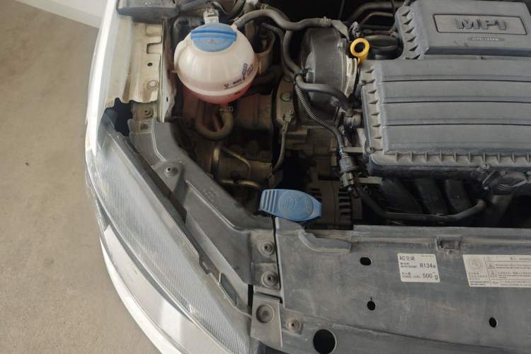 Used Volkswagen Jetta 2015 1.6L Manual Comfort Model Engine Bay Right