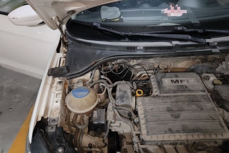 Used Volkswagen Jetta 2015 1.6L Manual Comfort Model Engine Bay Right