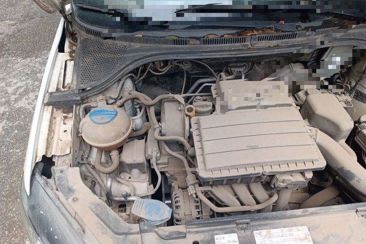 Used Volkswagen Jetta 2015 Zhuihui Edition 1.4L Manual Fashion Model Engine Bay Right