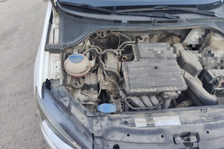 Used Volkswagen Jetta 2015 1.6L Manual Fashion Edition Engine Bay Right