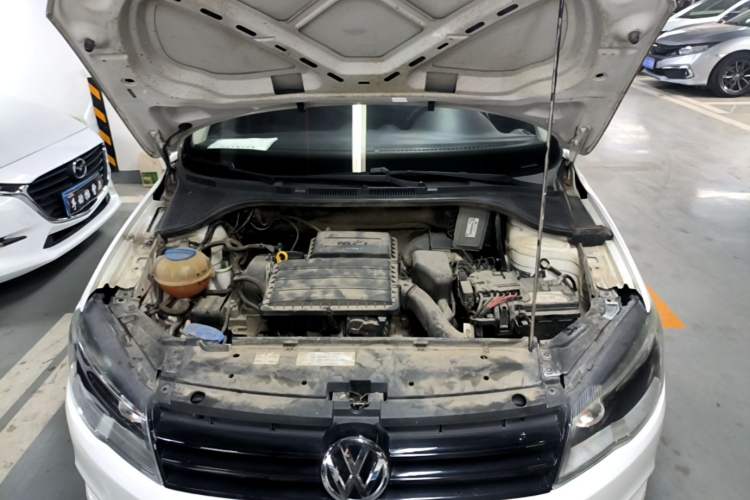 Used Volkswagen Jetta 2015 Value Edition 1.6L Manual Fashionable Style Engine Bay