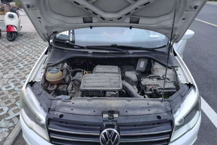 Used Volkswagen Jetta 2015 1.6L Automatic Luxury Model Engine Bay