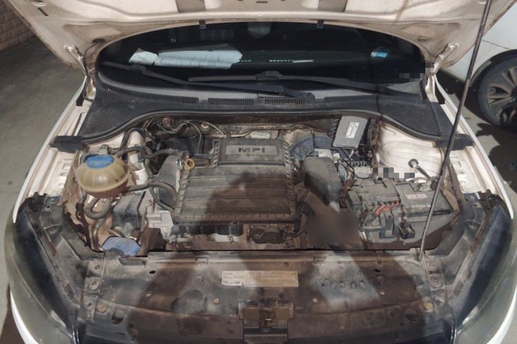 Used Volkswagen Jetta 2015 Zhuihui Edition 1.6L Manual Comfort Model Engine Bay