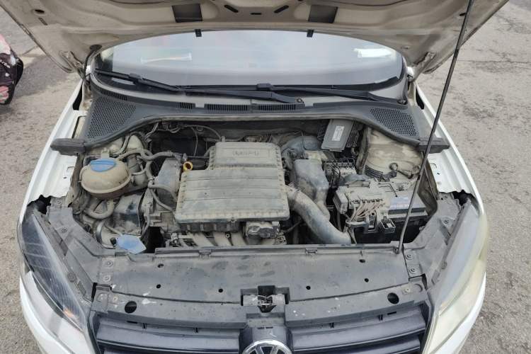 Used Volkswagen Jetta 2015 1.6L Manual Fashion Edition Engine Bay