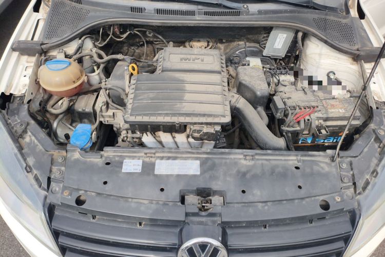 Used Volkswagen Jetta 2015 Zhuihui Edition 1.4L Manual Fashion Model Engine Bay