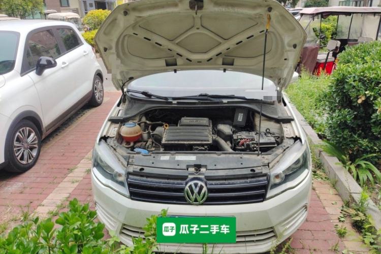 Used Volkswagen Jetta 2015 Zhuihui Edition 1.4L Manual Fashion Model Engine Bay