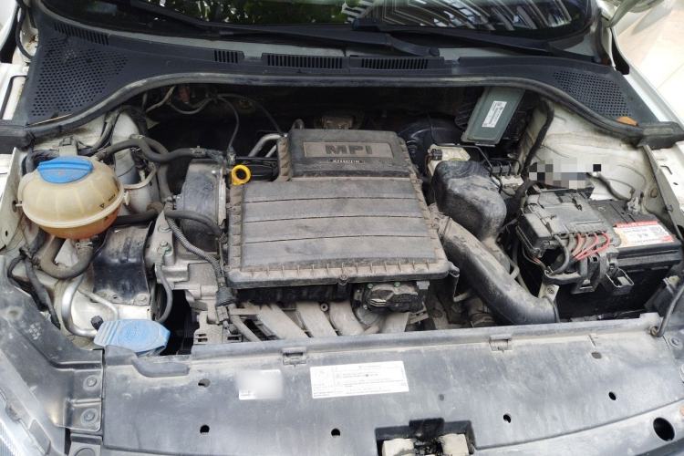 Used Volkswagen Jetta 2015 1.6L Automatic Fashion Model Engine Bay