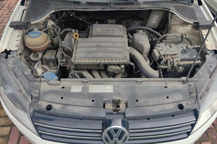 Used Volkswagen Jetta 2015 Value Edition 1.6L Automatic Comfort Version Engine Bay
