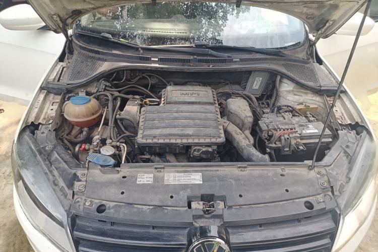 Used Volkswagen Jetta 2015 Zhuihui Edition 1.4L Manual Fashion Model Engine Bay