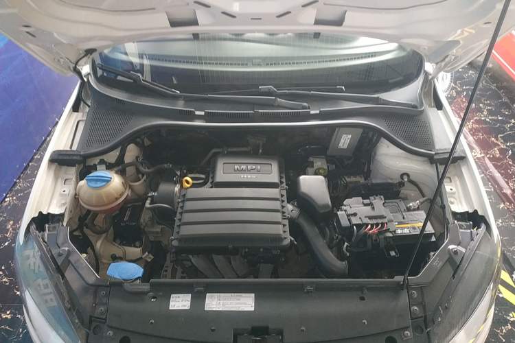 Used Volkswagen Jetta 2015 1.6L Automatic Fashion Model Engine Bay