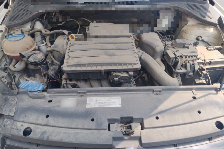 Used Volkswagen Jetta 2015 Zhuihui Edition 1.4L Manual Fashion Model Engine Bay