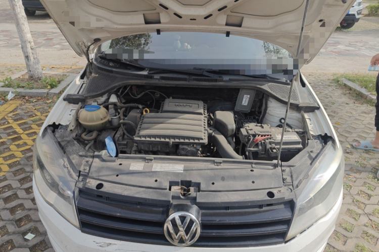 Used Volkswagen Jetta 2015 Zhuihui Edition 1.4L Manual Fashion Model Engine Bay