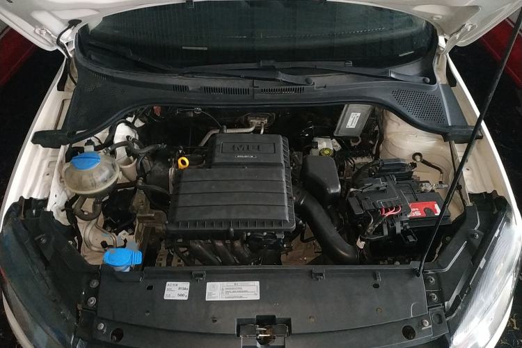 Used Volkswagen Jetta 2015 1.6L Automatic Fashion Model Engine Bay