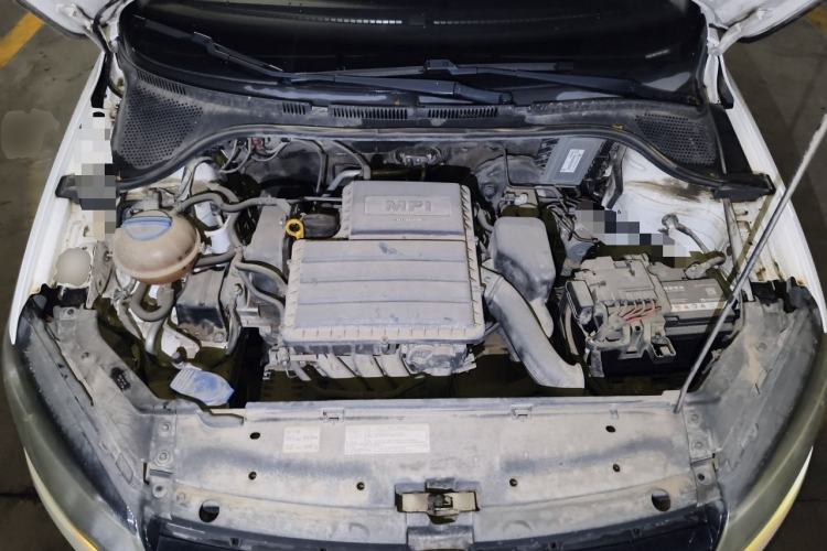 Used Volkswagen Jetta 2015 Zhuihui Edition 1.4L Manual Fashion Model Engine Bay