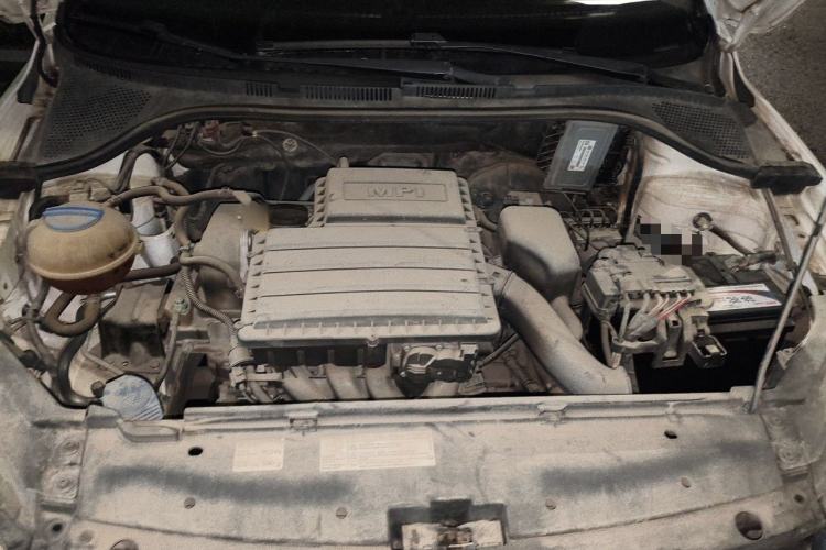 Used Volkswagen Jetta 2015 Zhuihui Edition 1.4L Manual Fashion Model Engine Bay