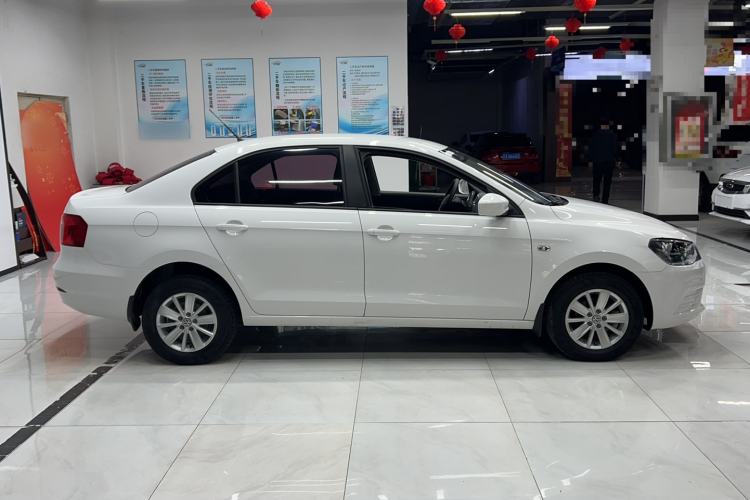 Used Volkswagen Jetta 2015 Zhuihui Edition 1.4L Manual Fashion Model Exterior 1
