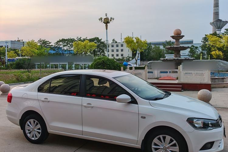 Used Volkswagen Jetta 2015 1.6L Automatic Comfort Model Exterior 2