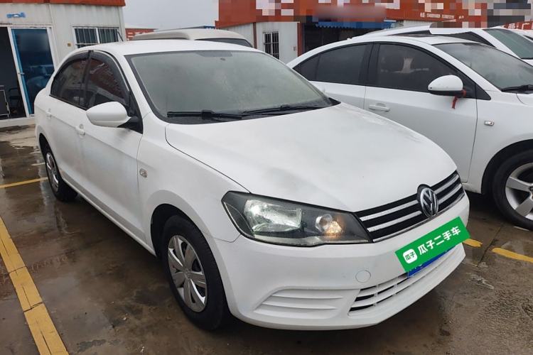Used Volkswagen Jetta 2015 1.6L Manual Fashion Edition Exterior 2
