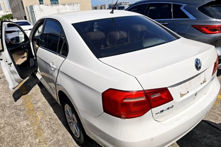 Used Volkswagen Jetta 2015 1.6L Automatic Luxury Model Exterior 2