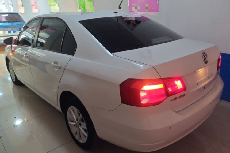 Used Volkswagen Jetta 2015 Value Edition 1.6L Automatic Comfort Version Exterior 2
