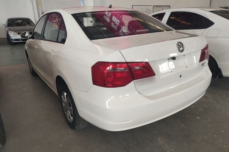 Used Volkswagen Jetta 2015 1.6L Manual Fashion Edition Exterior 2