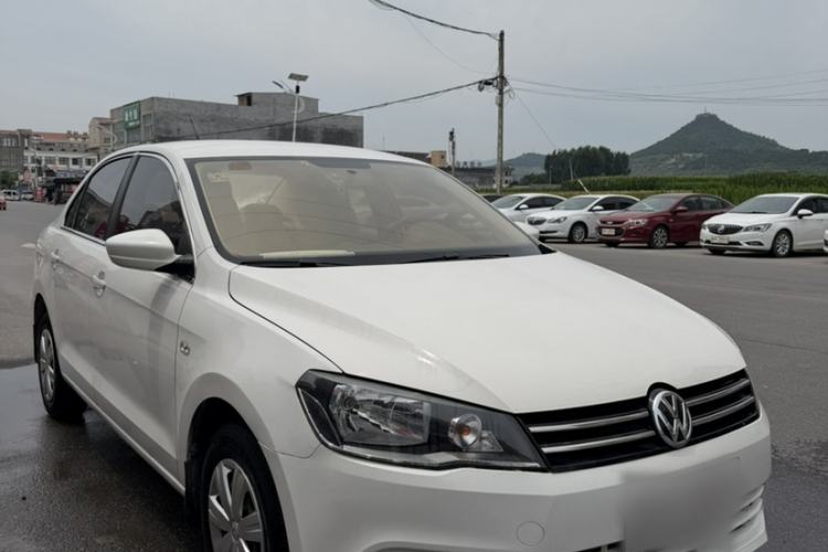 Used Volkswagen Jetta 2015 Value Edition 1.6L Manual Fashionable Style Exterior 2