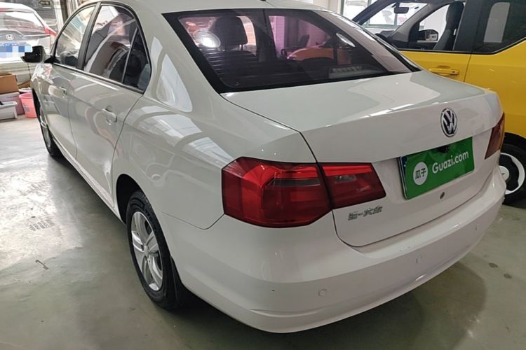 Used Volkswagen Jetta 2015 Value Edition 1.6L Manual Fashionable Style Exterior 2