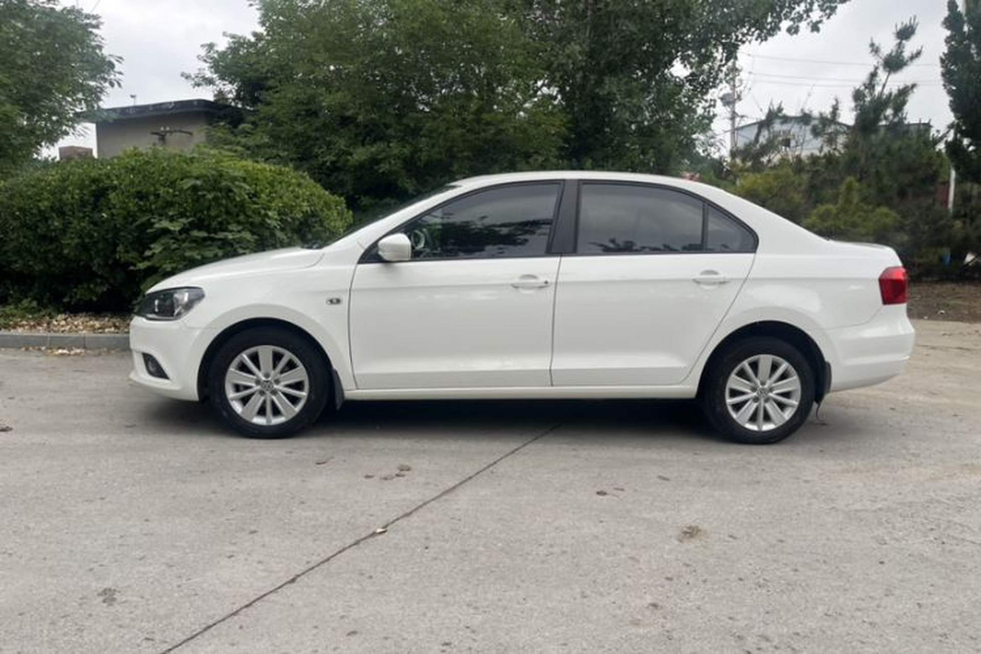 Used Volkswagen Jetta 2015 1.6L Manual Comfort Model Exterior 3