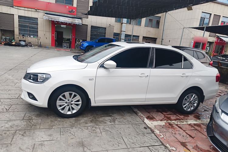 Used Volkswagen Jetta 2015 Value Edition 1.6L Automatic Comfort Version Exterior 3