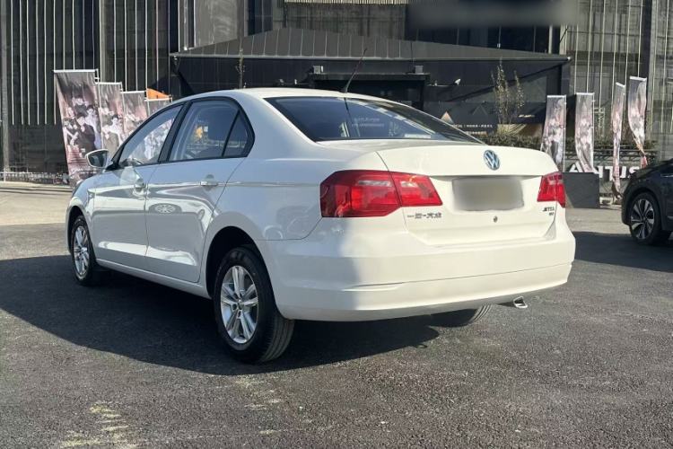 Used Volkswagen Jetta 2015 Value Edition 1.6L Manual Fashionable Style Exterior 3