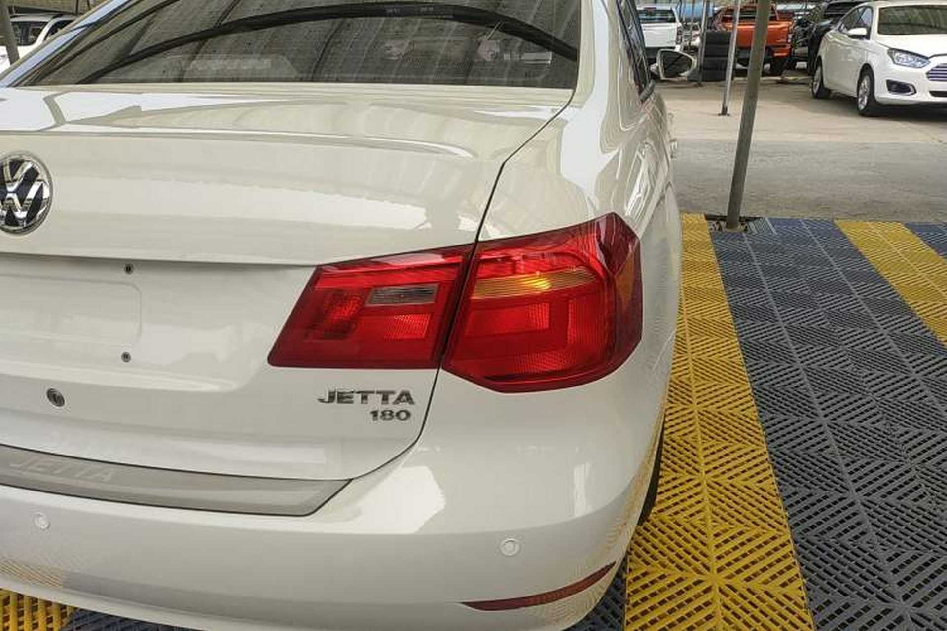 Used Volkswagen Jetta 2015 Value Edition 1.6L Manual Fashionable Style Exterior 3