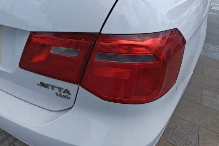 Used Volkswagen Jetta 2015 Value Edition 1.6L Manual Fashionable Style Exterior 3