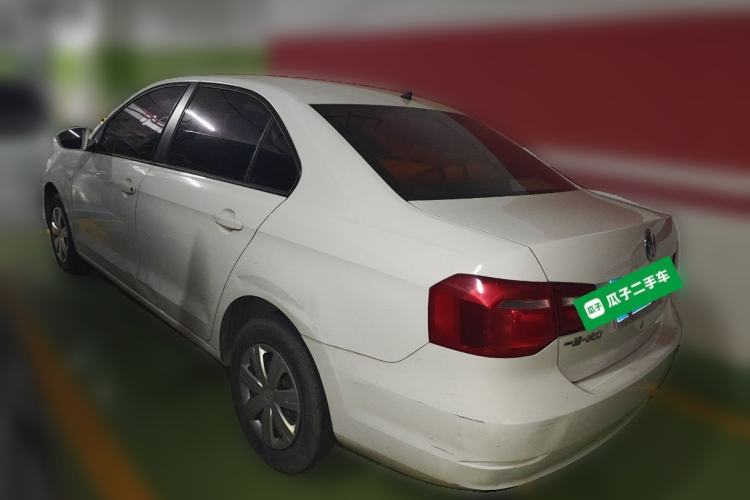 Used Volkswagen Jetta 2015 1.6L Automatic Fashion Model Exterior 3