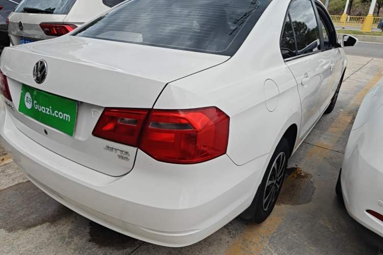 Used Volkswagen Jetta 2015 Value Edition 1.6L Automatic Fashion Version Exterior 3