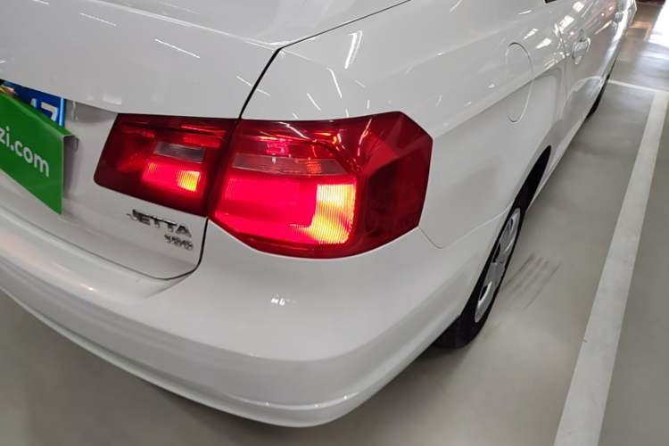 Used Volkswagen Jetta 2015 Value Edition 1.6L Manual Fashionable Style Exterior 3