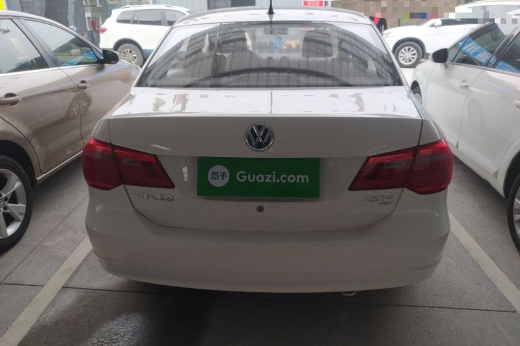 Used Volkswagen Jetta 2015 1.6L Manual Fashion Edition Exterior 4