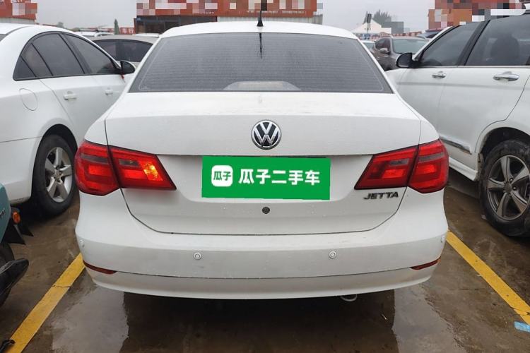 Used Volkswagen Jetta 2015 1.6L Manual Fashion Edition Exterior 4