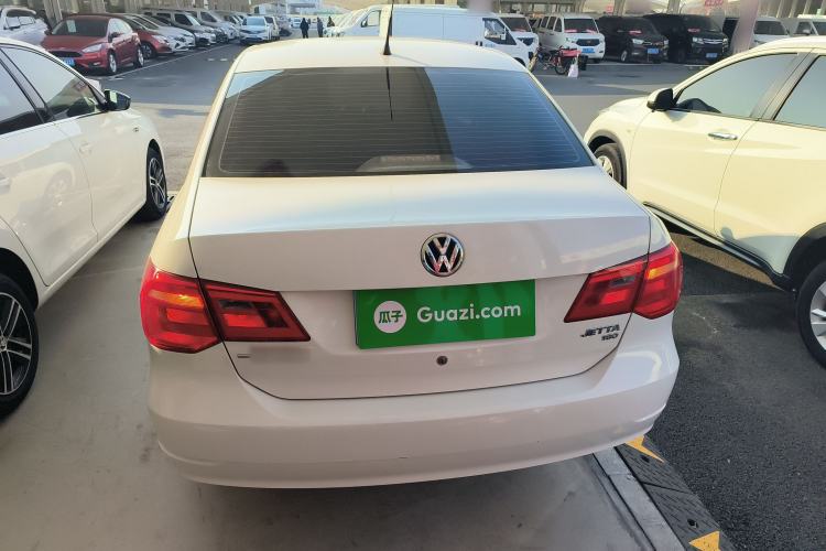 Used Volkswagen Jetta 2015 Value Edition 1.6L Manual Fashionable Style Exterior 4