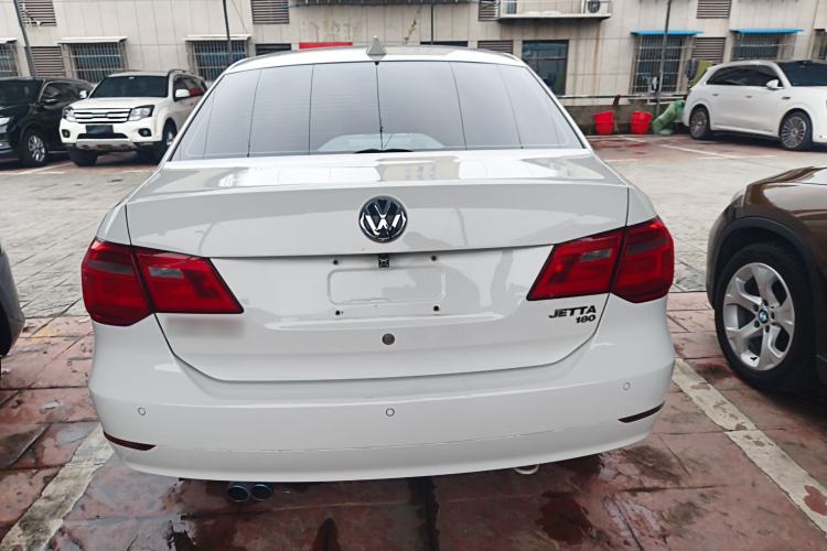 Used Volkswagen Jetta 2015 Value Edition 1.6L Automatic Comfort Version Exterior 4