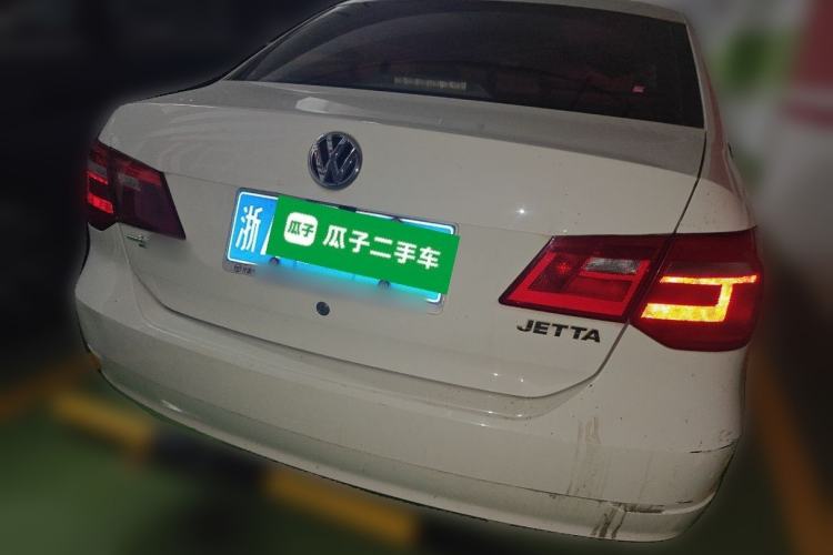 Used Volkswagen Jetta 2015 1.6L Automatic Fashion Model Exterior 4